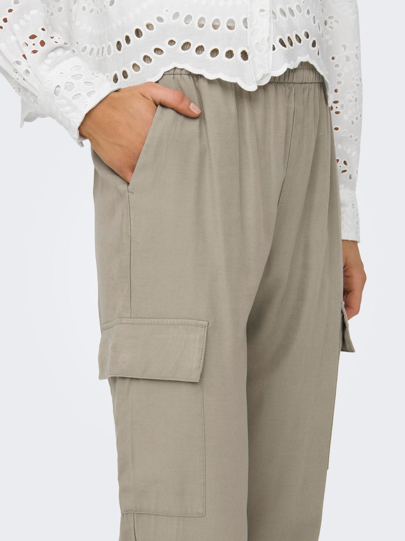 ONLY Women's trousers 15245364